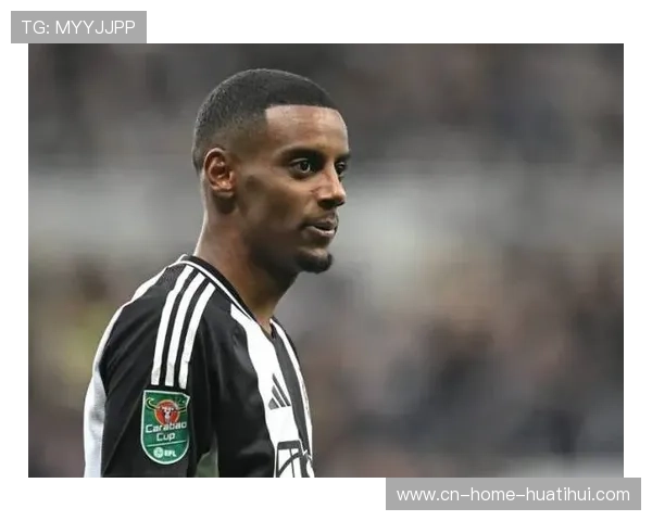 伊萨克声援瑞典主帅表达坚定信心球队团结一致并肩奋战